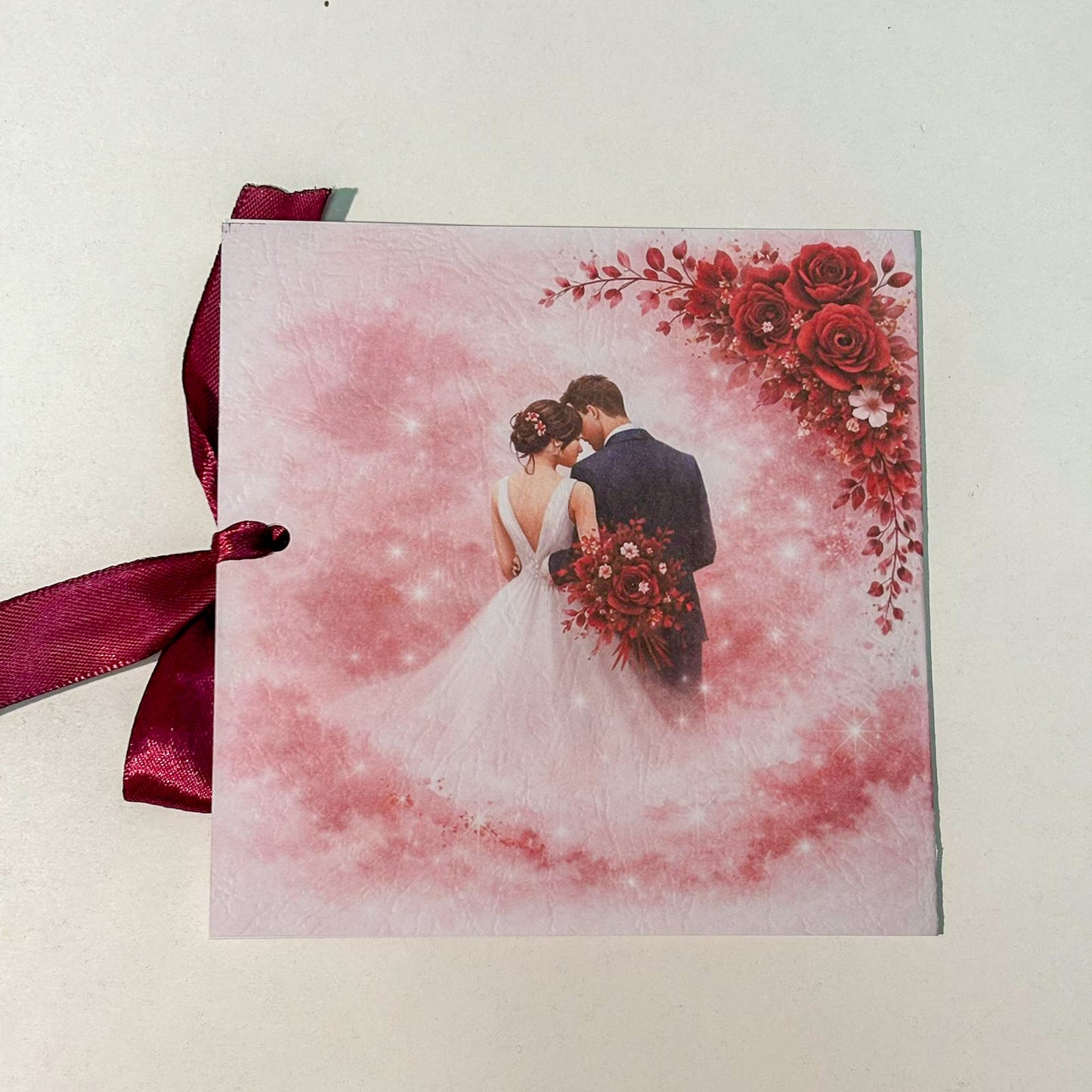 Invitații Nuntă Tip Carte Roșii cu Trandafiri și Miri – Design Romantic Elegant