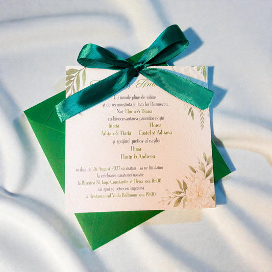 Invitație nuntă crem elegantă cu fundiță verde și design floral romantic