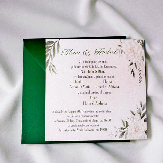 Invitație nuntă florală elegantă cu accente verzi și plic smarald