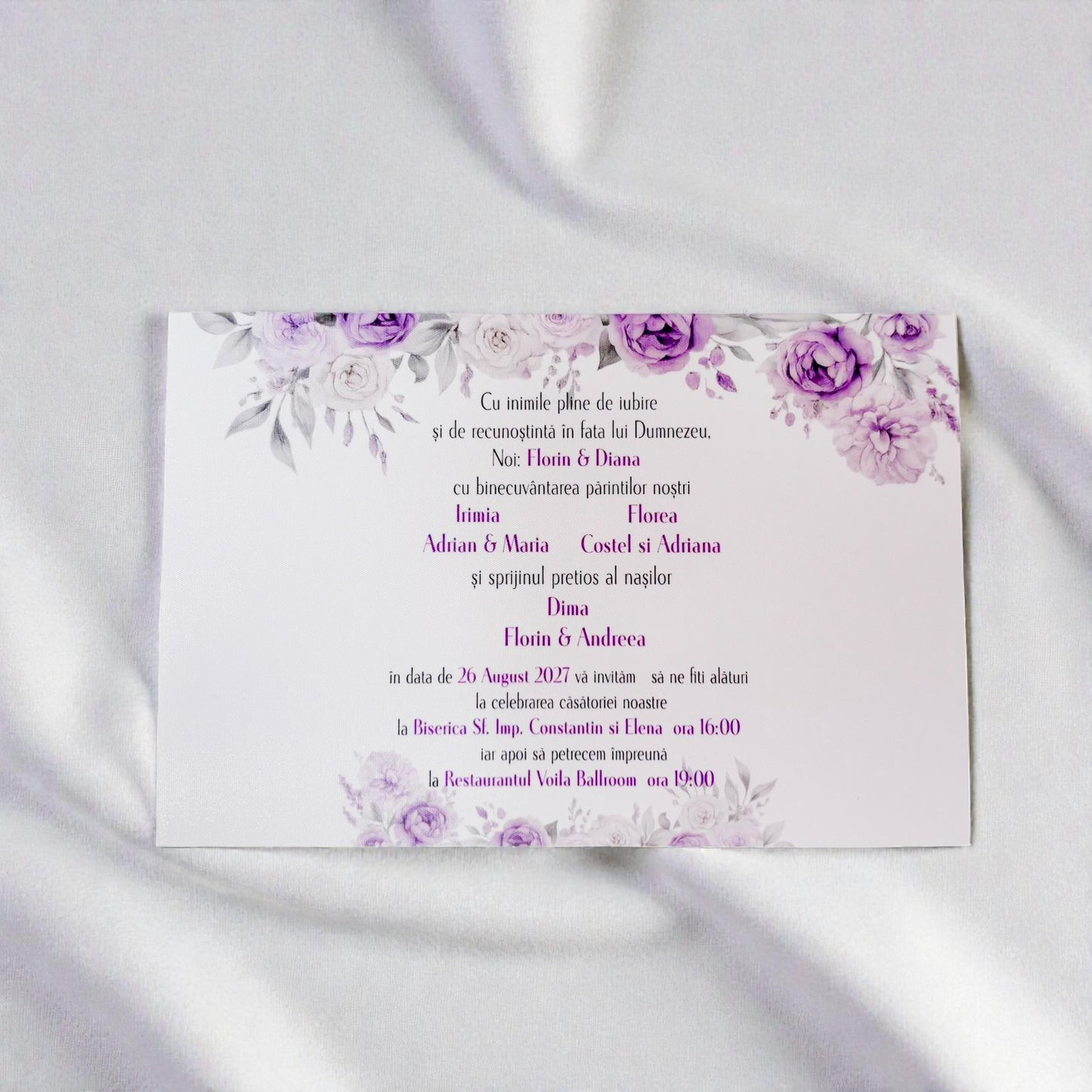 Invitație nuntă florală mov elegantă cu plic colorat