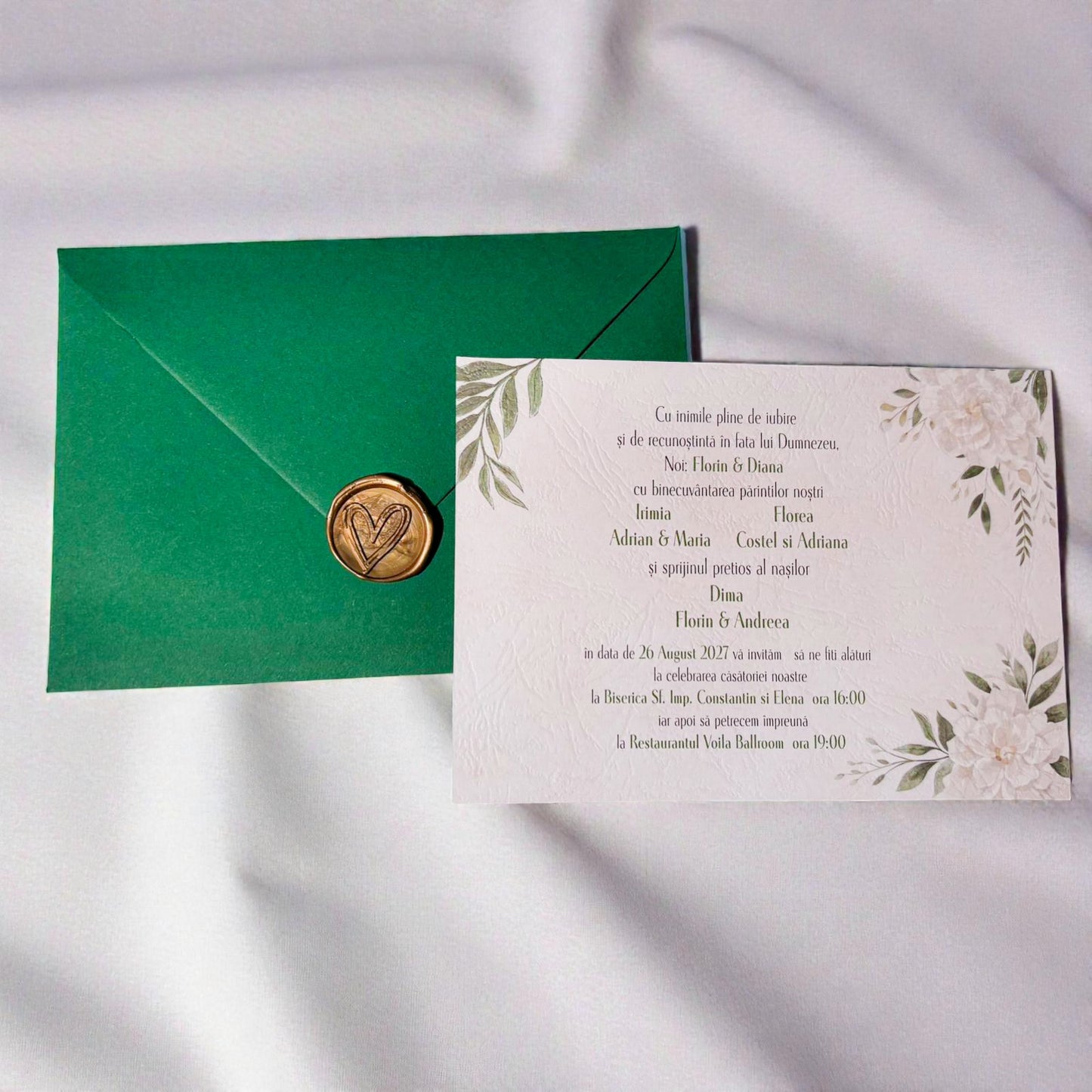 Invitație nuntă florală elegantă cu sigiliu de ceară și plic verde