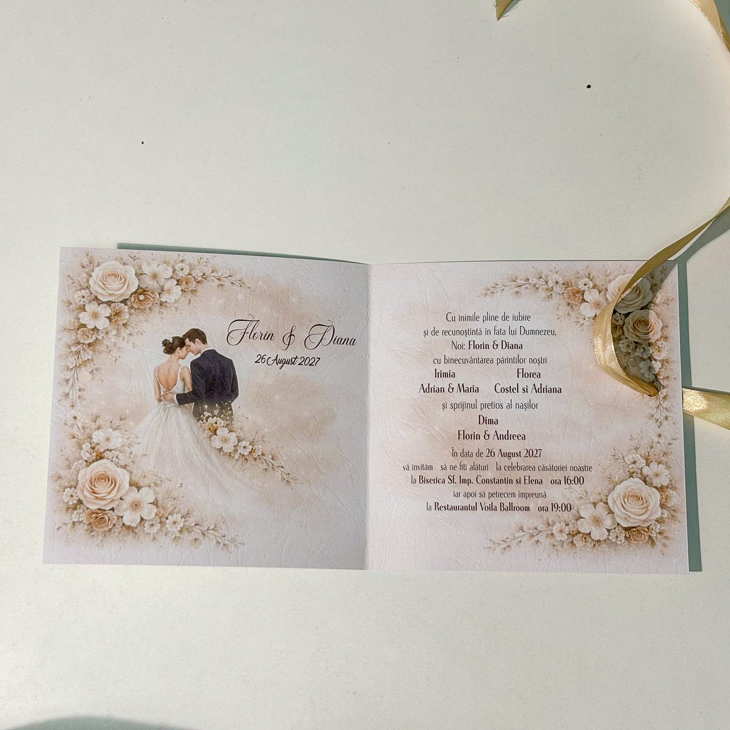 Invitații Nuntă Tip Carte Bej cu Flori Elegante și Miri – Design Clasic Premium